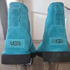 UGG Classic Short Suede Logo Bootie Teal in Women's Size 5 Cute Sporty